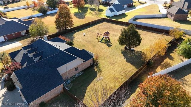 11200 Quail Crest Court, Fort Smith, AR 72916