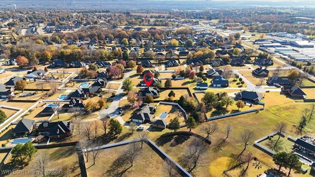 11200 Quail Crest Court, Fort Smith, AR 72916