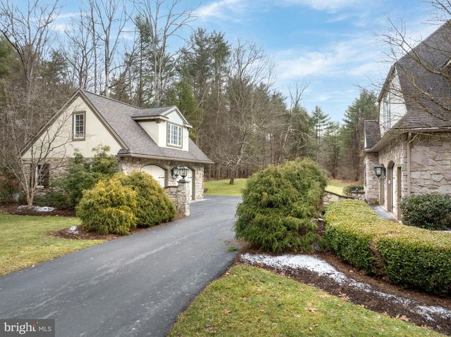 157 MANHASSET CT, Port Matilda, PA 16870