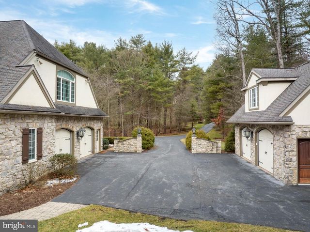 157 MANHASSET CT, Port Matilda, PA 16870