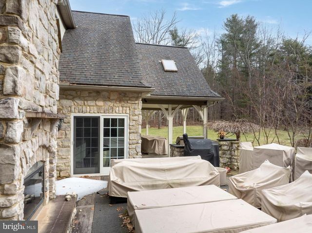 157 MANHASSET CT, Port Matilda, PA 16870