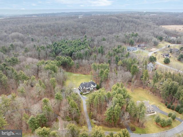 157 MANHASSET CT, Port Matilda, PA 16870