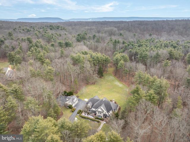 157 MANHASSET CT, Port Matilda, PA 16870