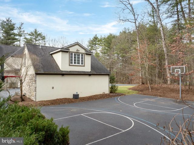 157 MANHASSET CT, Port Matilda, PA 16870