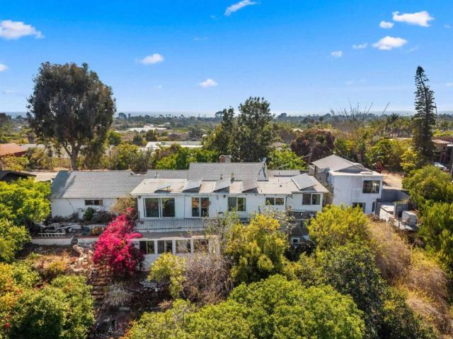 1243 Saxony Road, Encinitas, CA 92024