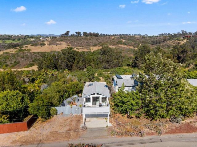 1243 Saxony Road, Encinitas, CA 92024