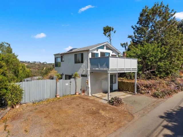 1243 Saxony Road, Encinitas, CA 92024