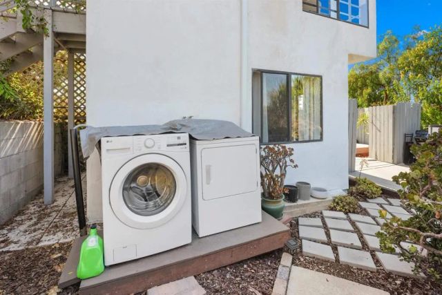 1243 Saxony Road, Encinitas, CA 92024