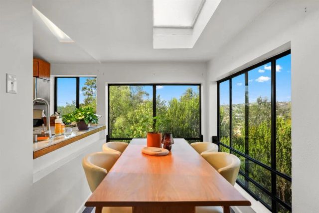 1243 Saxony Road, Encinitas, CA 92024