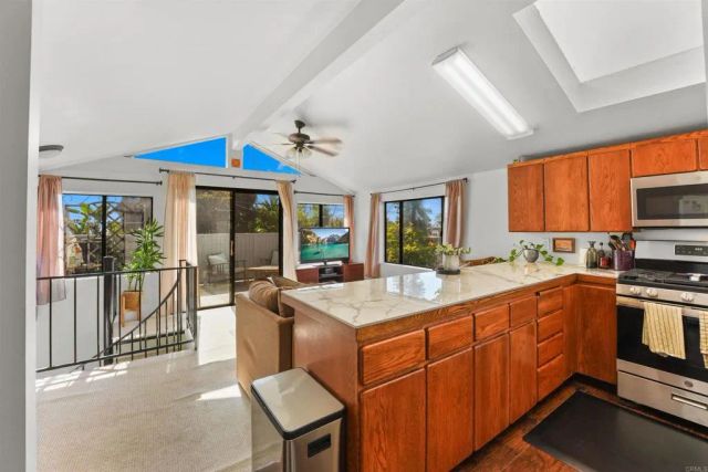 1243 Saxony Road, Encinitas, CA 92024