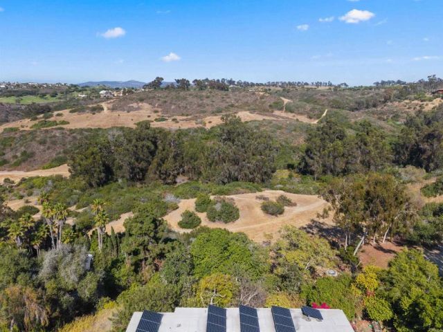 1243 Saxony Road, Encinitas, CA 92024