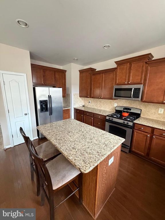 Image 11 of property listing at 841 ORIOLE AVE, Glen Burnie, MD 21060