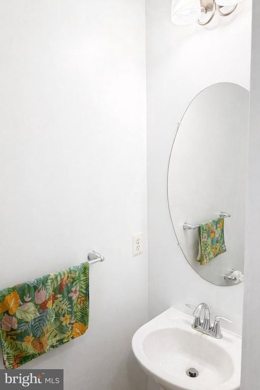 Image 15 of property listing at 841 ORIOLE AVE, Glen Burnie, MD 21060