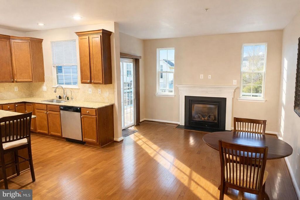 Image 2 of property listing at 841 ORIOLE AVE, Glen Burnie, MD 21060