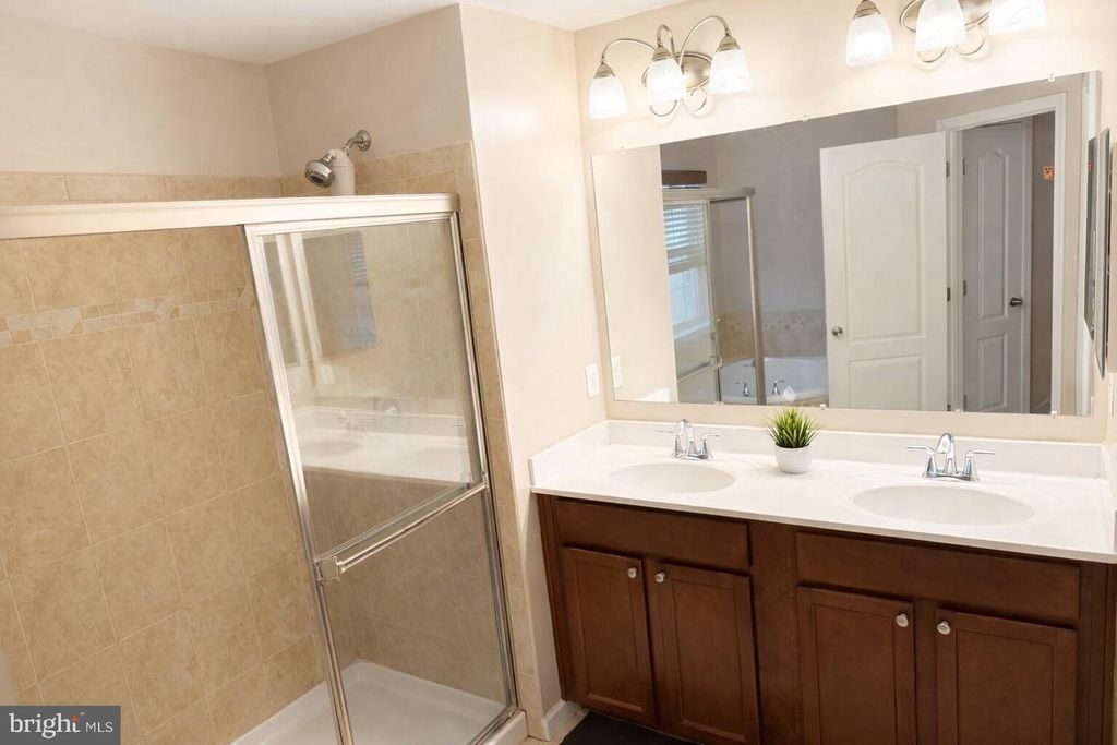 Image 24 of property listing at 841 ORIOLE AVE, Glen Burnie, MD 21060
