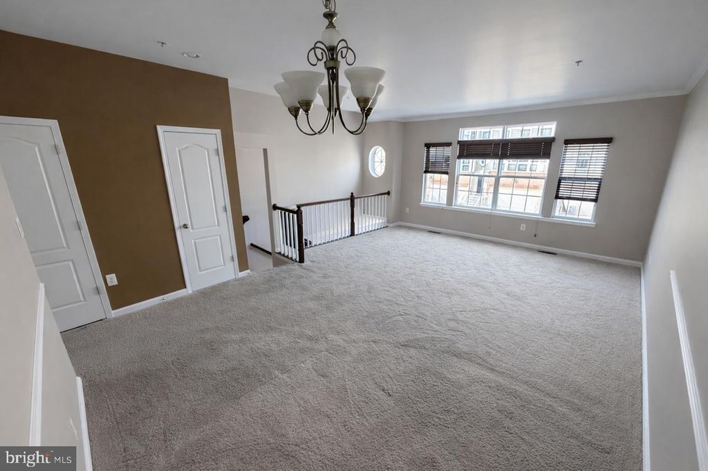 Image 4 of property listing at 841 ORIOLE AVE, Glen Burnie, MD 21060