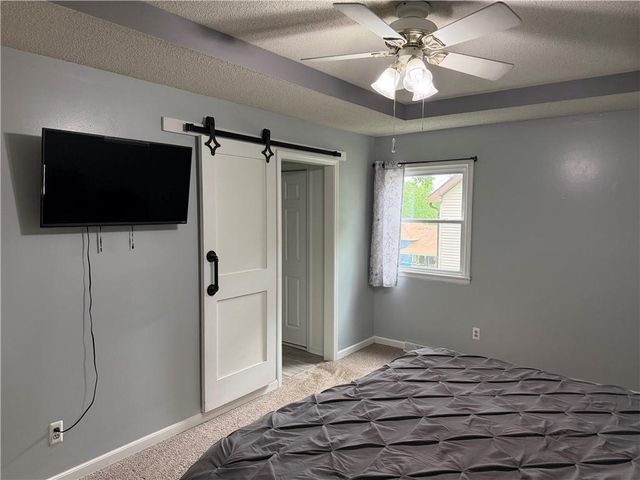3110 Lakeview Circle, Leavenworth, KS 66048