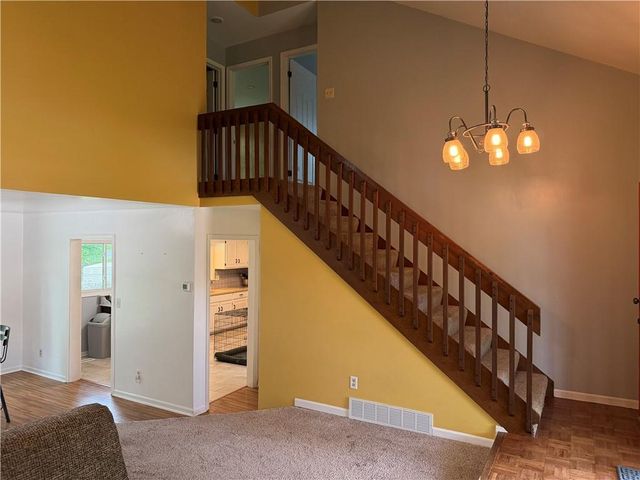 3110 Lakeview Circle, Leavenworth, KS 66048