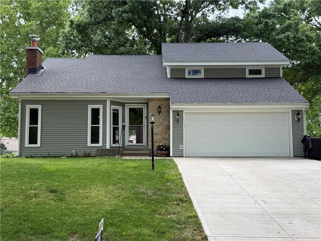 3110 Lakeview Circle, Leavenworth, KS 66048