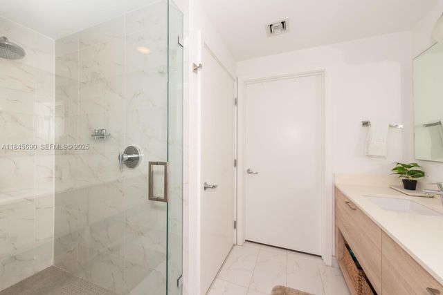 16385 Biscayne Boulevard 2904, North Miami Beach, FL 33160