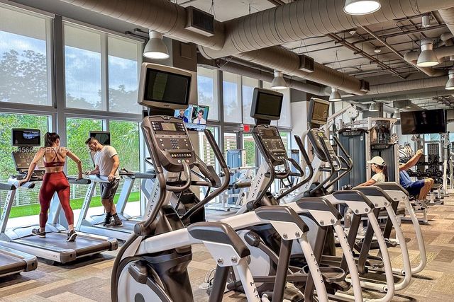 16385 Biscayne Boulevard 2904, North Miami Beach, FL 33160