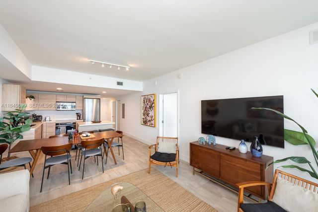 16385 Biscayne Boulevard 2904, North Miami Beach, FL 33160