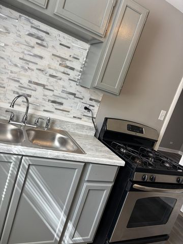 2055 E 72nd Street 1W, Chicago, IL 60649