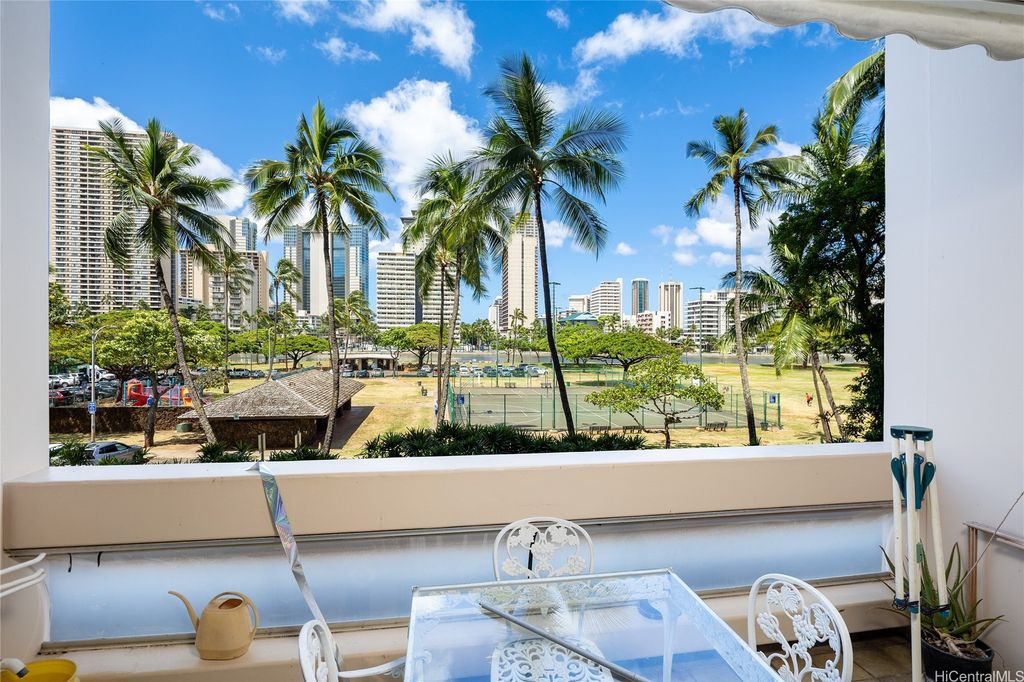500 University Avenue 310, Honolulu, HI 96826