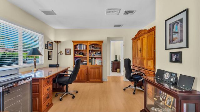 3175 E Loma Vista Circle, Palm Springs, CA 92264