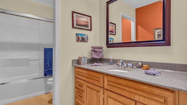 3175 E Loma Vista Circle, Palm Springs, CA 92264