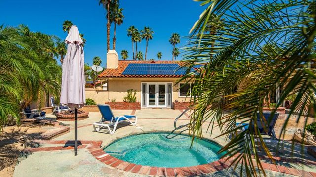 3175 E Loma Vista Circle, Palm Springs, CA 92264