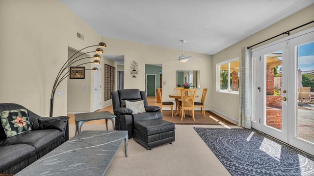 3175 E Loma Vista Circle, Palm Springs, CA 92264