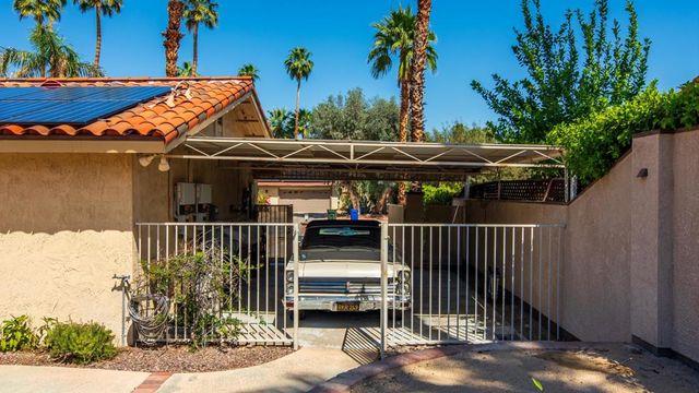 3175 E Loma Vista Circle, Palm Springs, CA 92264