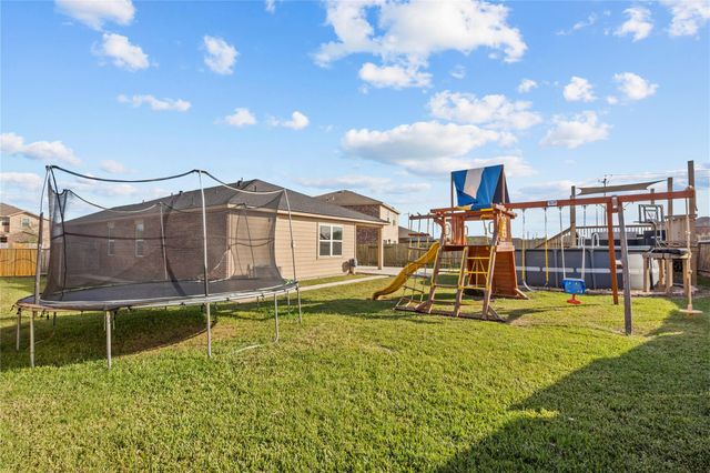 2215 Manta Way, Texas City, TX 77568