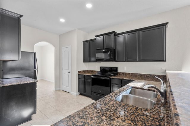 2215 Manta Way, Texas City, TX 77568