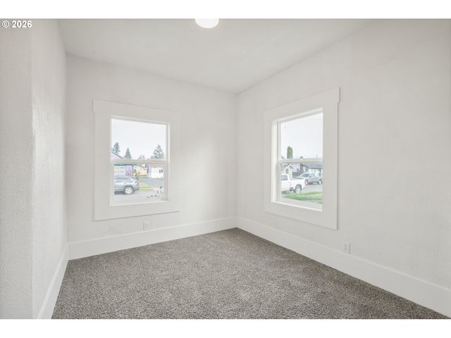 320 23RD Ave, Longview, WA 98632