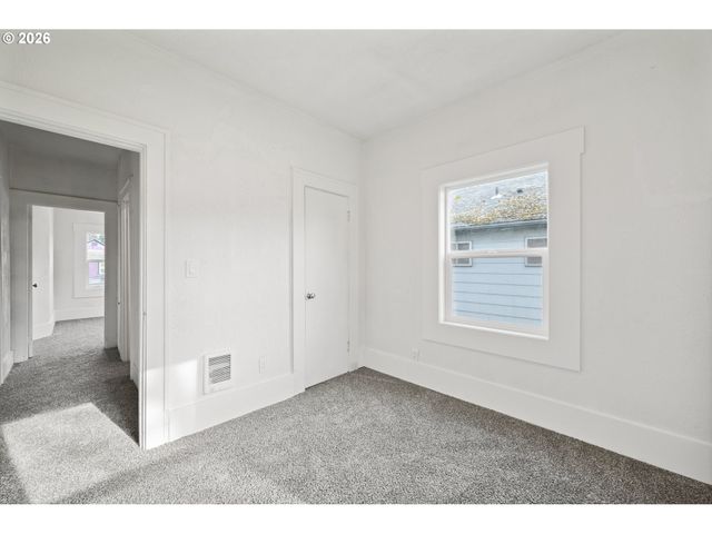 320 23RD Ave, Longview, WA 98632