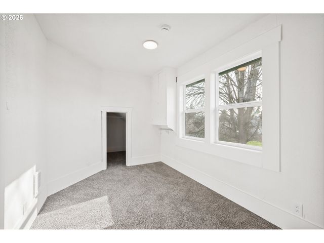 320 23RD Ave, Longview, WA 98632