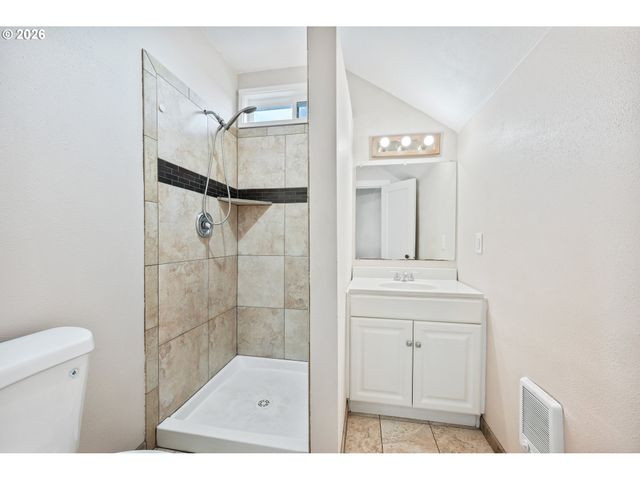 320 23RD Ave, Longview, WA 98632