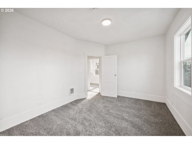 320 23RD Ave, Longview, WA 98632