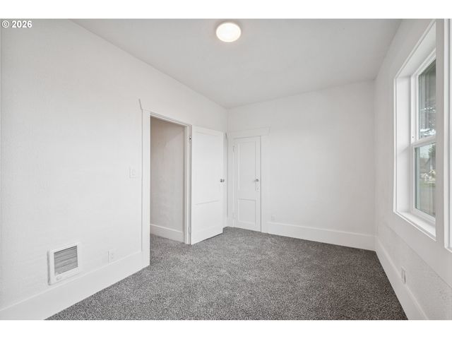 320 23RD Ave, Longview, WA 98632