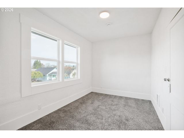 320 23RD Ave, Longview, WA 98632