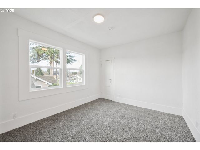 320 23RD Ave, Longview, WA 98632