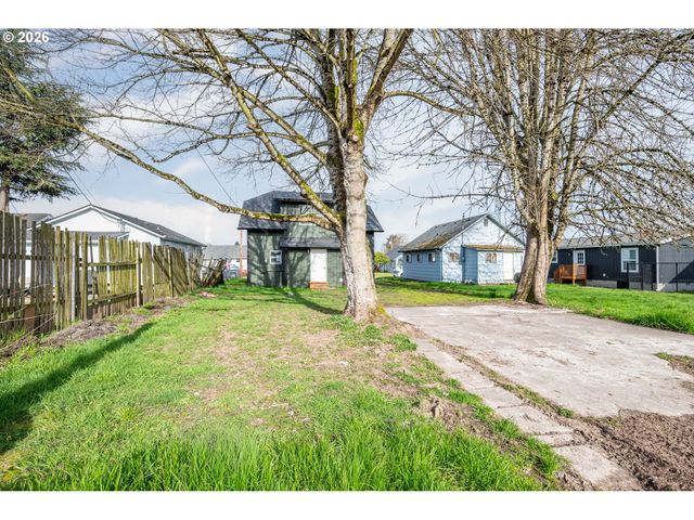 320 23RD Ave, Longview, WA 98632