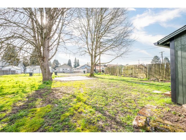 320 23RD Ave, Longview, WA 98632