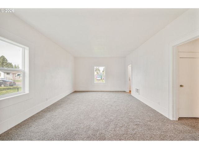 320 23RD Ave, Longview, WA 98632