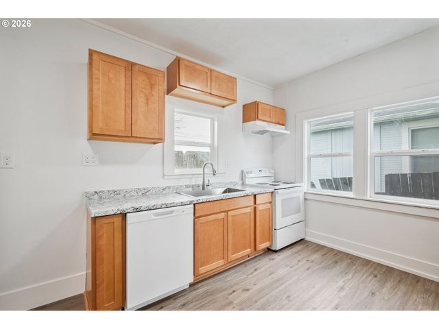 320 23RD Ave, Longview, WA 98632
