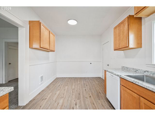 320 23RD Ave, Longview, WA 98632