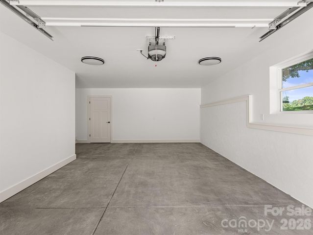 45 Klimovych Road, Hendersonville, NC 28792