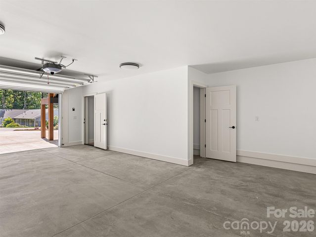 45 Klimovych Road, Hendersonville, NC 28792